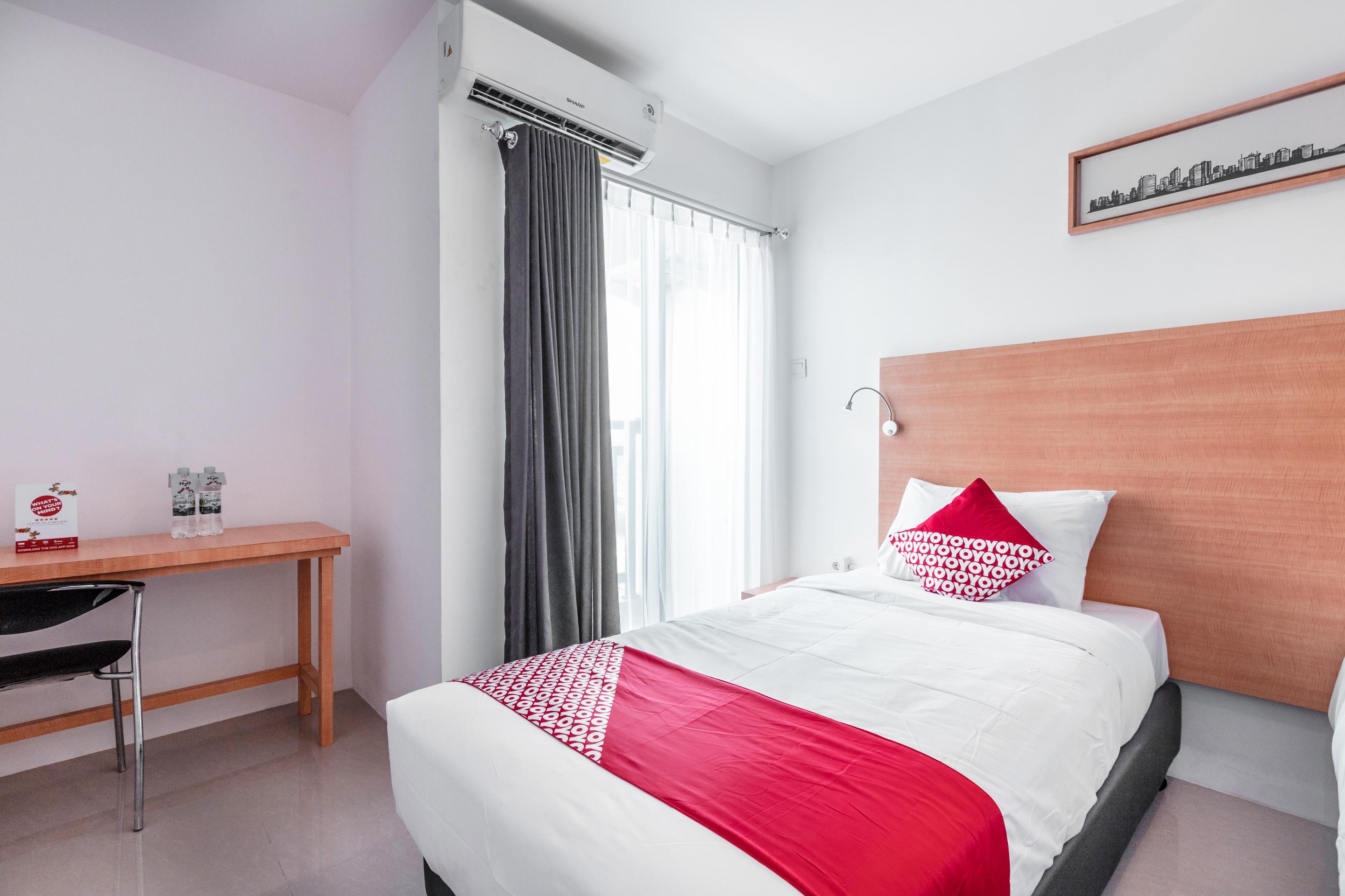 Oyo Flagship 766 Prima Orchard Hotel Bekasi Bagian luar foto