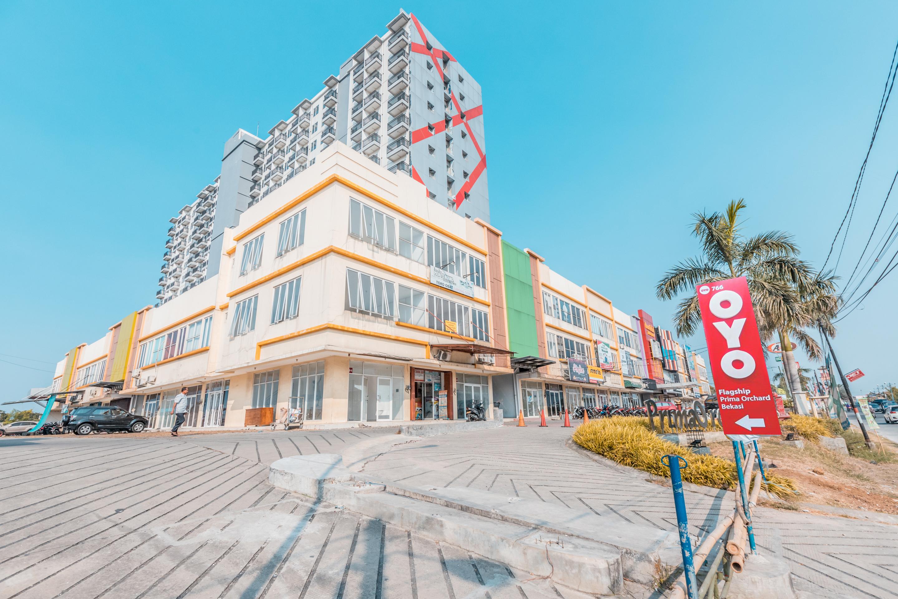 Oyo Flagship 766 Prima Orchard Hotel Bekasi Bagian luar foto