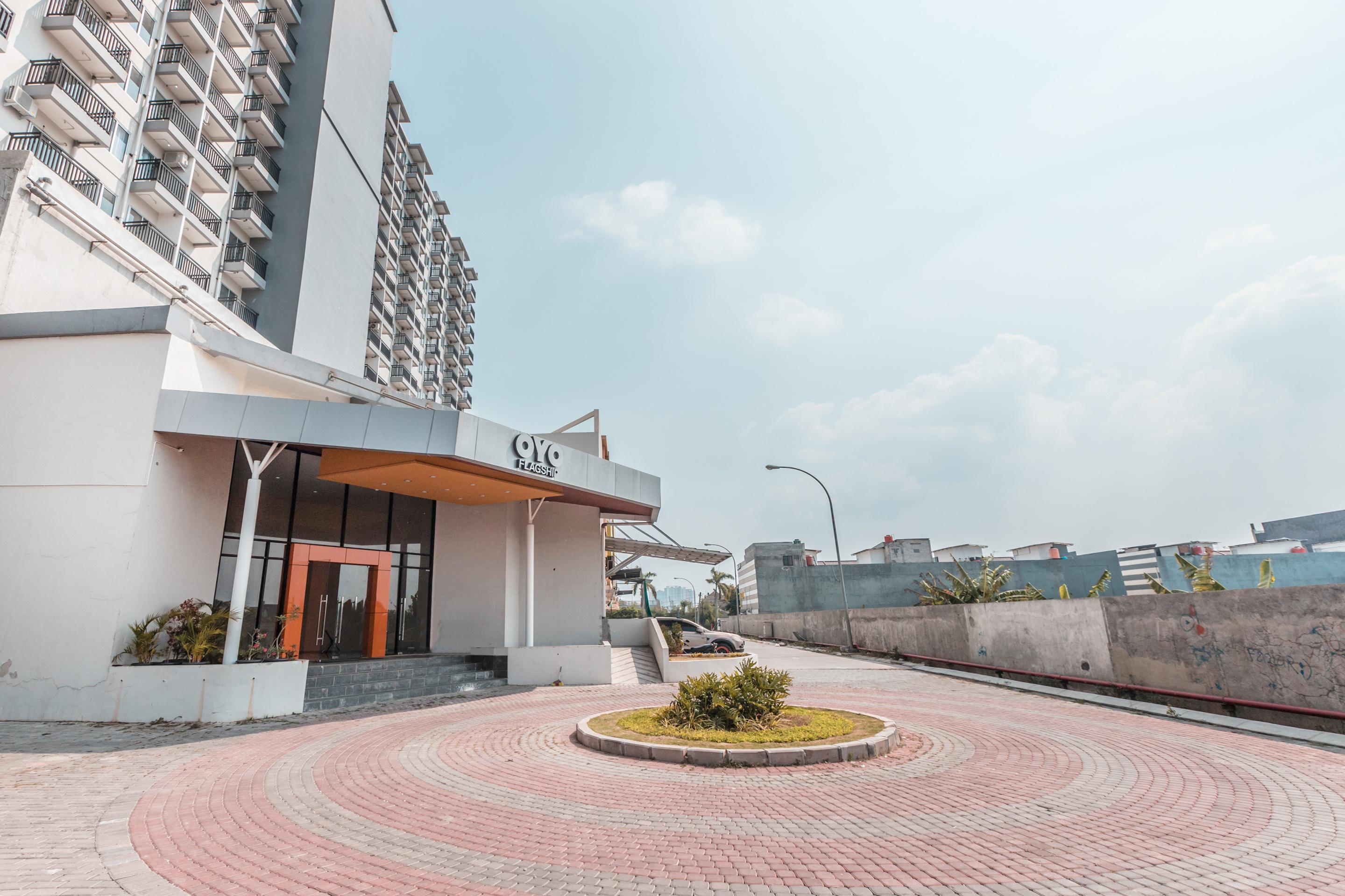 Oyo Flagship 766 Prima Orchard Hotel Bekasi Bagian luar foto